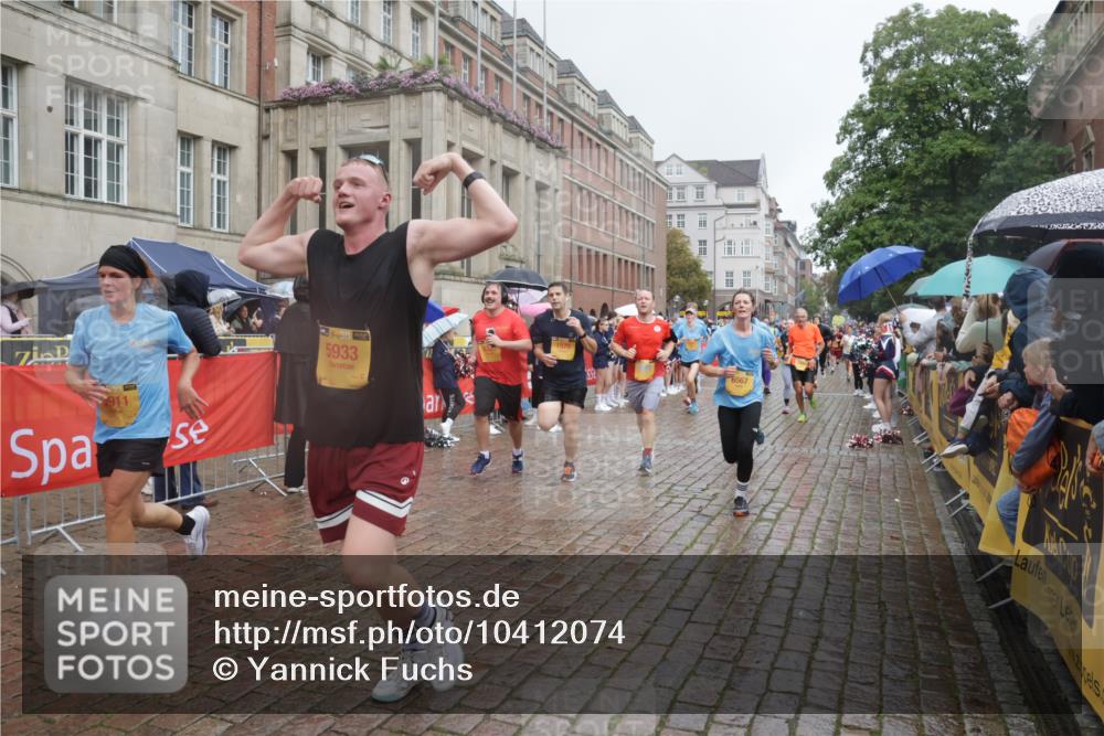 13.09.2026 - Kiel Lauf Yannick Fuchs http://msf.ph/oto/10412074 13.09.2026 10:43:18 Ziel 245, 485, 534, 610, 1069, 1121, 1178, 2119, 2131, 2376, 2633, 2887, 2954, 3169, 3911, 3976, 4124, 4218, 4282, 4690, 5070, 5222, 5679, 6139, 6231, 6492, 6655, 6713, 7262, 8038, 8488, 8511, 8825, 8959, 9632, 10450, 10812, 10955, 11010, 11162, 11566, 11635, 12040, 12165, 12824, 1290, 1931, 1975, 2273, 2427, 2481, 2502, 2627, 2999, 3248, 3260, 3572, 3584, 3976, 4120, 4825, 5298, 5414, 5437, 5450, 5814, 5911, 5933, 6121, 6129, 6136, 6320, 6567, 6839, 7692, 681 meine-sportfotos.de