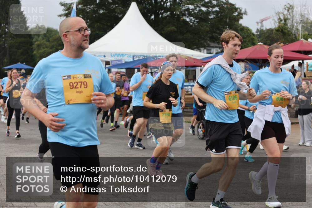 13.09.2026 - Kiel Lauf Andreas Tolksdorf http://msf.ph/oto/10412079 13.09.2026 10:02:23 Kiellinie 9279, 2798, 6185, 6061 meine-sportfotos.de