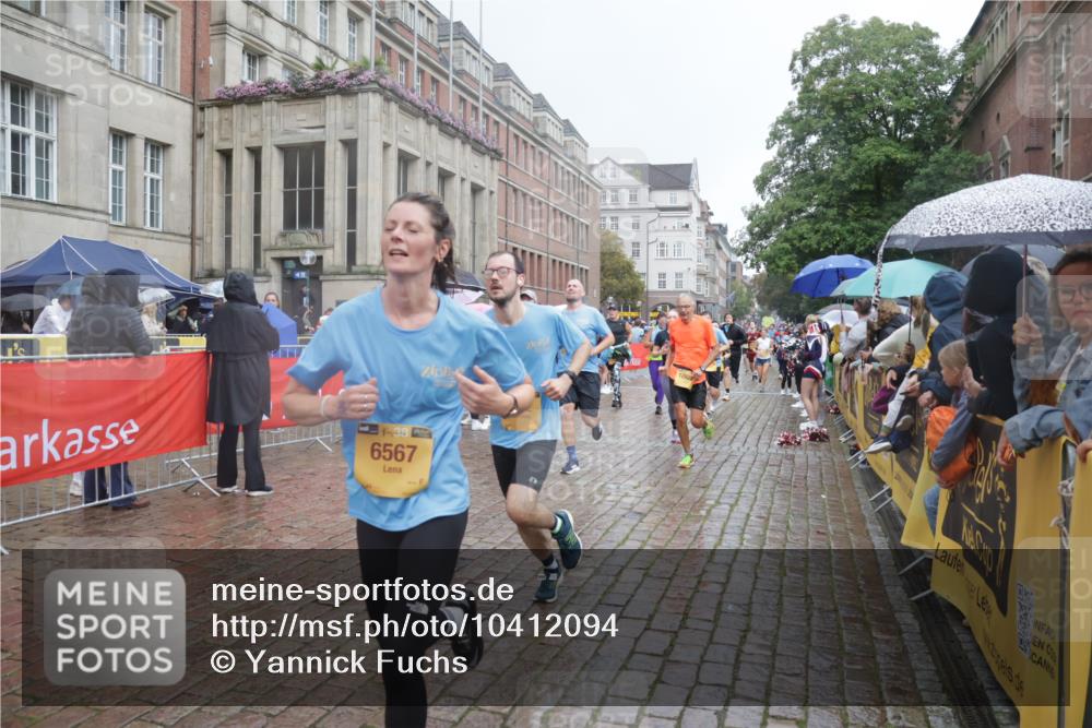13.09.2026 - Kiel Lauf Yannick Fuchs http://msf.ph/oto/10412094 13.09.2026 10:43:19 Ziel 245, 485, 534, 610, 681, 1069, 1121, 1178, 1500, 1780, 2119, 2131, 2376, 2633, 2800, 2887, 2954, 3169, 3911, 4124, 4218, 4282, 4690, 5070, 5222, 5679, 6139, 6231, 6492, 6655, 6713, 7262, 8038, 8488, 8511, 8825, 8959, 9632, 10173, 10450, 10812, 10955, 11010, 11162, 11566, 11635, 12040, 12342, 12824, 1290, 1931, 1975, 2376, 2427, 2481, 2502, 2627, 2999, 3248, 3260, 3572, 3584, 3976, 4120, 4825, 5298, 5414, 5437, 5814, 5911, 5933, 6121, 6129, 6136, 6320, 6567, 7692 meine-sportfotos.de