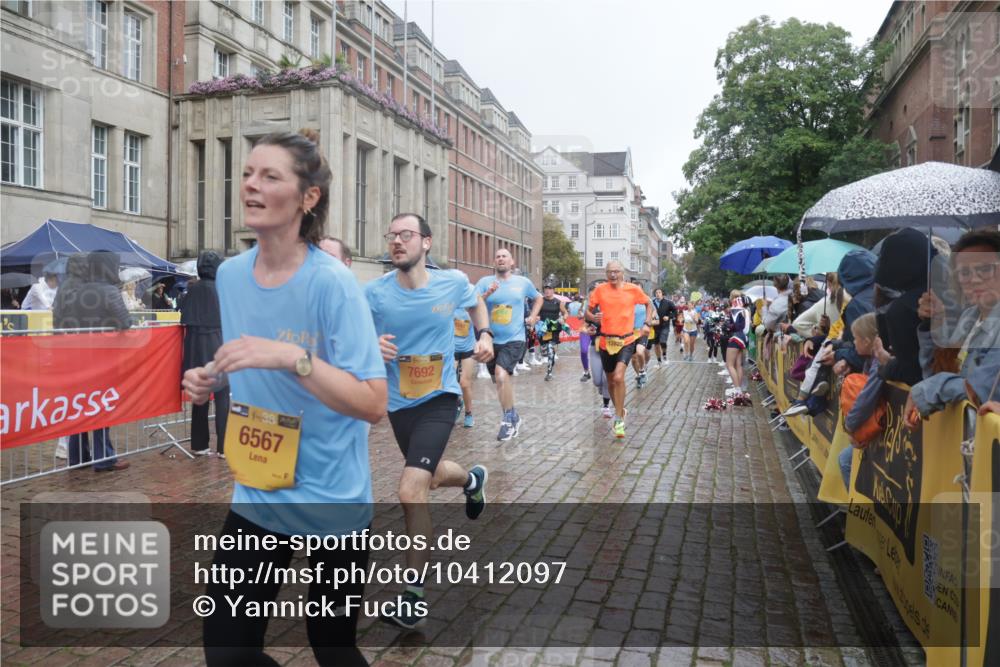 13.09.2026 - Kiel Lauf Yannick Fuchs http://msf.ph/oto/10412097 13.09.2026 10:43:20 Ziel 245, 485, 534, 610, 681, 1069, 1121, 1178, 1500, 1780, 2119, 2131, 2633, 2800, 2887, 2954, 3169, 3911, 4124, 4218, 4282, 4690, 5070, 5222, 5679, 5715, 6139, 6231, 6422, 6492, 6655, 6713, 7199, 7262, 8038, 8488, 8511, 8825, 8959, 9632, 10173, 10450, 10812, 10955, 11010, 11162, 11566, 11635, 12040, 12342, 1290, 1931, 1975, 2376, 2427, 2481, 2502, 2627, 2999, 3248, 3260, 3572, 3584, 3976, 4120, 4825, 5298, 5414, 5437, 5814, 6121, 6129, 6136, 6139, 6320, 6567, 7692 meine-sportfotos.de