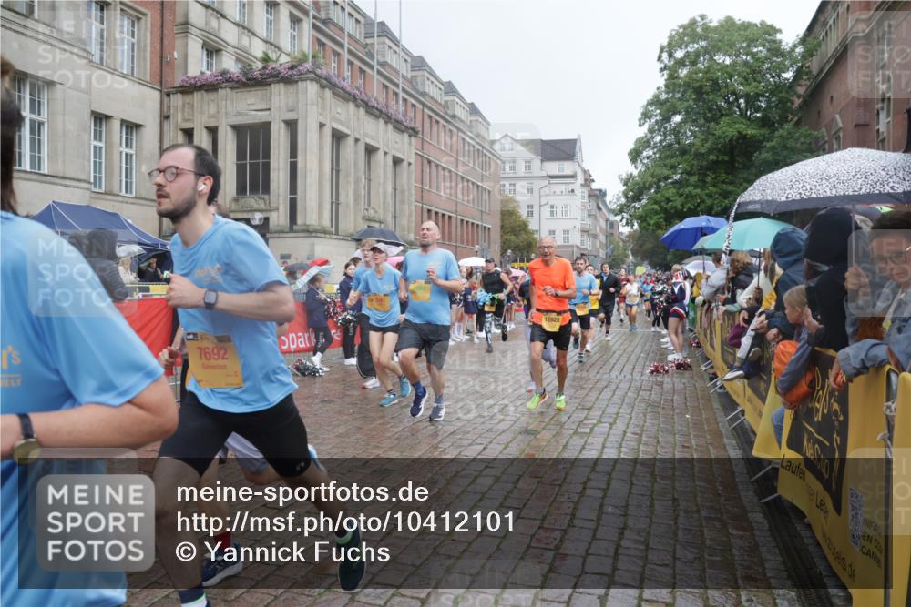 13.09.2026 - Kiel Lauf Yannick Fuchs http://msf.ph/oto/10412101 13.09.2026 10:43:20 Ziel 245, 485, 534, 610, 681, 1069, 1121, 1178, 1500, 1780, 2119, 2131, 2633, 2800, 2887, 2954, 3169, 3911, 4124, 4218, 4282, 4690, 5070, 5222, 5679, 5715, 6139, 6231, 6422, 6492, 6655, 6713, 7199, 7262, 8038, 8488, 8511, 8825, 8959, 9632, 10173, 10450, 10812, 10955, 11010, 11162, 11566, 11635, 12040, 12342, 1290, 1931, 1975, 2376, 2427, 2481, 2502, 2627, 2999, 3248, 3260, 3572, 3584, 3976, 4120, 4825, 5298, 5414, 5437, 5814, 6121, 6129, 6136, 6139, 6320, 6567, 7692 meine-sportfotos.de