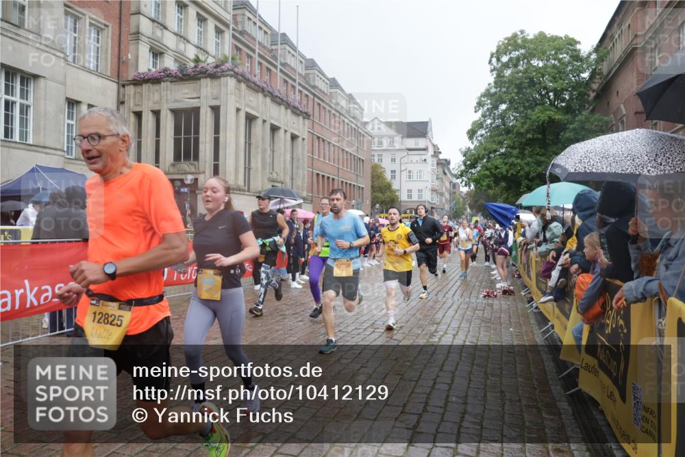 13.09.2026 - Kiel Lauf Yannick Fuchs http://msf.ph/oto/10412129 13.09.2026 10:43:22 Ziel 245, 485, 534, 610, 681, 1069, 1121, 1178, 1500, 1780, 2119, 2131, 2680, 2800, 2887, 3132, 3169, 3911, 4124, 4218, 4282, 4690, 4718, 5070, 5222, 5679, 5715, 5848, 6079, 6231, 6422, 6492, 6536, 6655, 6713, 7199, 7262, 8038, 8488, 8511, 8825, 8959, 10173, 10450, 10955, 11010, 11162, 11566, 11635, 12040, 12342, 610, 1290, 1931, 2376, 2427, 2481, 2502, 2627, 2633, 2954, 2999, 3248, 3260, 3572, 3584, 3976, 4120, 4825, 5298, 5414, 5437, 5814, 6121, 6129, 6136, 6139 meine-sportfotos.de