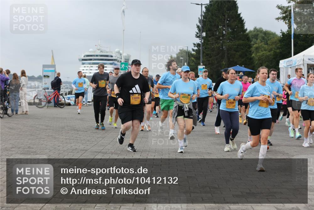 13.09.2026 - Kiel Lauf Andreas Tolksdorf http://msf.ph/oto/10412132 13.09.2026 10:02:27 Kiellinie 11016, 8910, 5406, 1527 meine-sportfotos.de