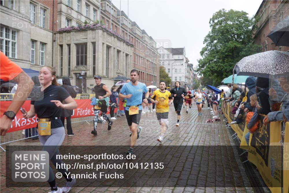 13.09.2026 - Kiel Lauf Yannick Fuchs http://msf.ph/oto/10412135 13.09.2026 10:43:22 Ziel 245, 485, 534, 610, 681, 1069, 1121, 1178, 1500, 1780, 2119, 2131, 2680, 2800, 2887, 3132, 3169, 3911, 4124, 4218, 4282, 4690, 4718, 5070, 5222, 5679, 5715, 5848, 6079, 6231, 6422, 6492, 6536, 6655, 6713, 7199, 7262, 8038, 8488, 8511, 8825, 8959, 10173, 10450, 10955, 11010, 11162, 11566, 11635, 12040, 12342, 610, 1290, 1931, 2376, 2427, 2481, 2502, 2627, 2633, 2954, 2999, 3248, 3260, 3572, 3584, 3976, 4120, 4825, 5298, 5414, 5437, 5814, 6121, 6129, 6136, 6139 meine-sportfotos.de