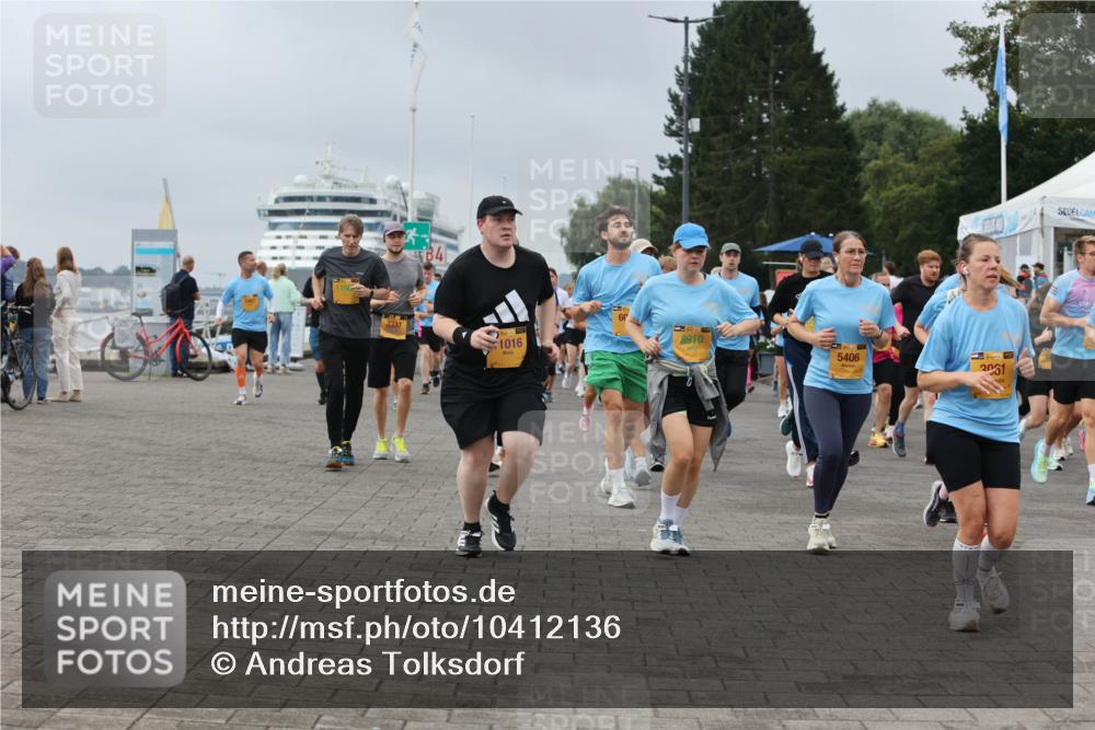 13.09.2026 - Kiel Lauf Andreas Tolksdorf http://msf.ph/oto/10412136 13.09.2026 10:02:28 Kiellinie 3337, 1016, 8910, 5406, 38, 2061 meine-sportfotos.de