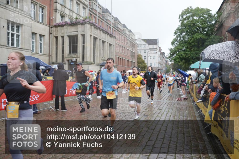 13.09.2026 - Kiel Lauf Yannick Fuchs http://msf.ph/oto/10412139 13.09.2026 10:43:22 Ziel 245, 485, 534, 610, 681, 1069, 1121, 1178, 1500, 1780, 2119, 2131, 2680, 2800, 2887, 3132, 3169, 3911, 4124, 4218, 4282, 4690, 4718, 5070, 5222, 5679, 5715, 5848, 6079, 6231, 6422, 6492, 6536, 6655, 6713, 7199, 7262, 8038, 8488, 8511, 8825, 8959, 10173, 10450, 10955, 11010, 11162, 11566, 11635, 12040, 12342, 610, 1290, 1931, 2376, 2427, 2481, 2502, 2627, 2633, 2954, 2999, 3248, 3260, 3572, 3584, 3976, 4120, 4825, 5298, 5414, 5437, 5814, 6121, 6129, 6136, 6139 meine-sportfotos.de