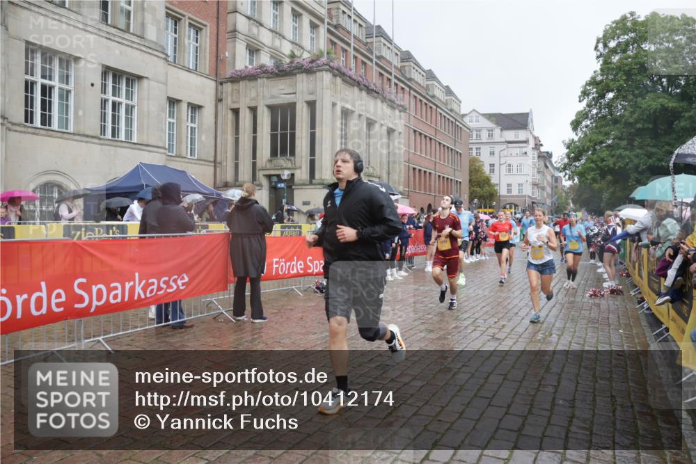 13.09.2026 - Kiel Lauf Yannick Fuchs http://msf.ph/oto/10412174 13.09.2026 10:43:24 Ziel 245, 485, 534, 681, 1069, 1178, 1500, 1720, 1780, 2119, 2131, 2680, 2800, 2887, 3132, 3911, 4124, 4218, 4282, 4690, 4718, 5222, 5679, 5715, 5848, 6079, 6231, 6422, 6492, 6536, 6655, 7199, 7262, 8038, 8488, 8511, 8825, 8952, 8959, 10173, 10450, 11010, 11162, 11566, 11635, 12040, 12342, 12544, 12779, 245, 610, 1121, 1290, 1931, 2376, 2427, 2481, 2502, 2627, 2633, 2954, 2999, 3169, 3248, 3260, 3572, 3976, 4120, 4825, 5070, 5298, 5414, 5437, 5814, 6121, 6129, 6136, 6139, 6492 meine-sportfotos.de