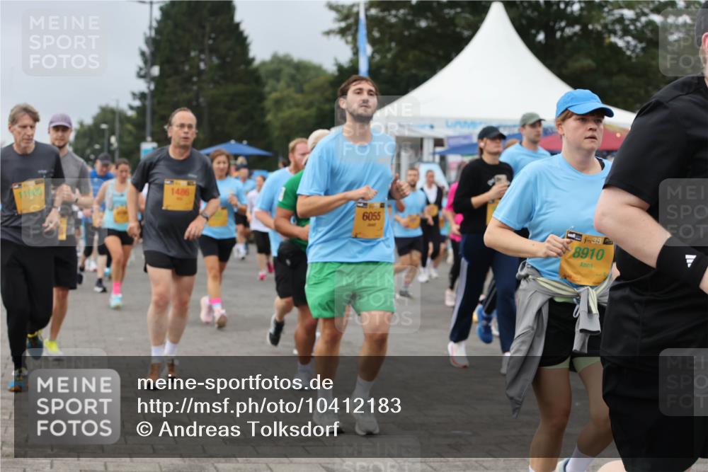 13.09.2026 - Kiel Lauf Andreas Tolksdorf http://msf.ph/oto/10412183 13.09.2026 10:02:30 Kiellinie 11988, 1486, 6055, 8910 meine-sportfotos.de
