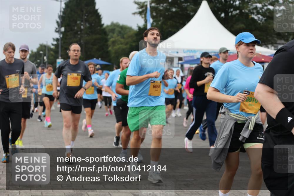 13.09.2026 - Kiel Lauf Andreas Tolksdorf http://msf.ph/oto/10412184 13.09.2026 10:02:30 Kiellinie 11988, 1486, 6055, 8910 meine-sportfotos.de