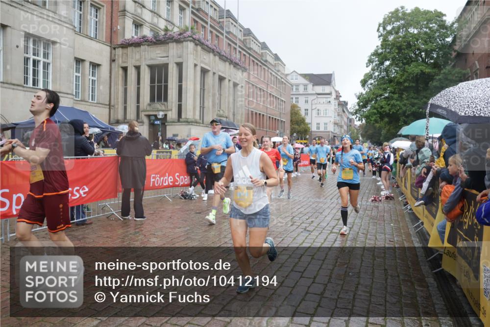13.09.2026 - Kiel Lauf Yannick Fuchs http://msf.ph/oto/10412194 13.09.2026 10:43:25 Ziel 485, 534, 681, 1069, 1178, 1500, 1720, 1780, 2119, 2131, 2680, 2800, 2887, 3132, 3911, 4124, 4218, 4282, 4690, 4718, 5222, 5679, 5715, 5848, 6079, 6231, 6422, 6536, 6655, 7199, 7262, 8038, 8488, 8511, 8825, 8952, 8959, 10173, 10450, 11010, 11162, 11566, 12342, 12544, 12779, 245, 534, 610, 1069, 1121, 1290, 1931, 2376, 2427, 2481, 2502, 2627, 2633, 2954, 2999, 3169, 3248, 3572, 3976, 4120, 4124, 4825, 5070, 5298, 5414, 5437, 5814, 6121, 6139, 6231, 6492 meine-sportfotos.de