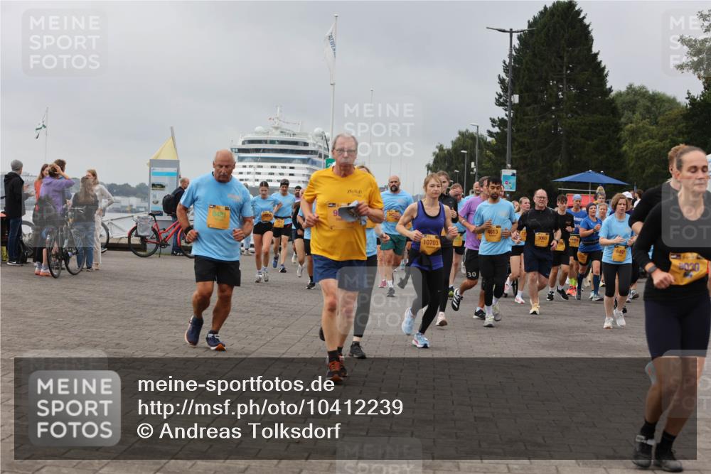 13.09.2026 - Kiel Lauf Andreas Tolksdorf http://msf.ph/oto/10412239 13.09.2026 10:02:37 Kiellinie 8481, 3063, 10703, 6497, 2030 meine-sportfotos.de