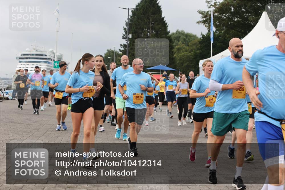 13.09.2026 - Kiel Lauf Andreas Tolksdorf http://msf.ph/oto/10412314 13.09.2026 10:02:43 Kiellinie 1094, 176, 39, 10124, 11135, 428, 5429 meine-sportfotos.de
