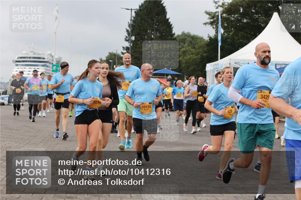 13.09.2026 - Kiel Lauf Andreas Tolksdorf http://msf.ph/oto/10412316 13.09.2026 10:02:43 Kiellinie 1094, 76, 8326, 39, 10124, 428, 38, 3429 meine-sportfotos.de