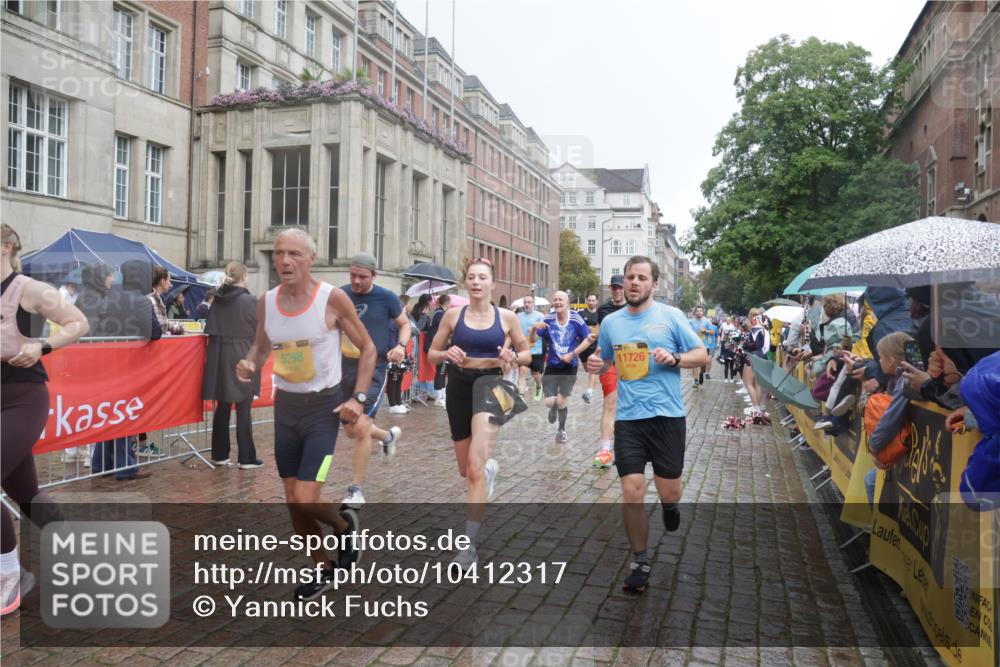 13.09.2026 - Kiel Lauf Yannick Fuchs http://msf.ph/oto/10412317 13.09.2026 10:43:32 Ziel 681, 1500, 1536, 1720, 1780, 2119, 2317, 2680, 2800, 3123, 3132, 4143, 4218, 4282, 4493, 4541, 4690, 4718, 4941, 5127, 5222, 5715, 5848, 6079, 6422, 6536, 6716, 7199, 8488, 8952, 8959, 9823, 10173, 10247, 10450, 11067, 11774, 12342, 12544, 12778, 12779, 245, 485, 534, 610, 1069, 1121, 1178, 1290, 1931, 2119, 2131, 2376, 2427, 2481, 2502, 2627, 2633, 2887, 2954, 3169, 3248, 3572, 3911, 3976, 4124, 4218, 4282, 4825, 5070, 5298, 5414, 5437, 5679, 6121, 6139, 6231, 6492, 6655 meine-sportfotos.de