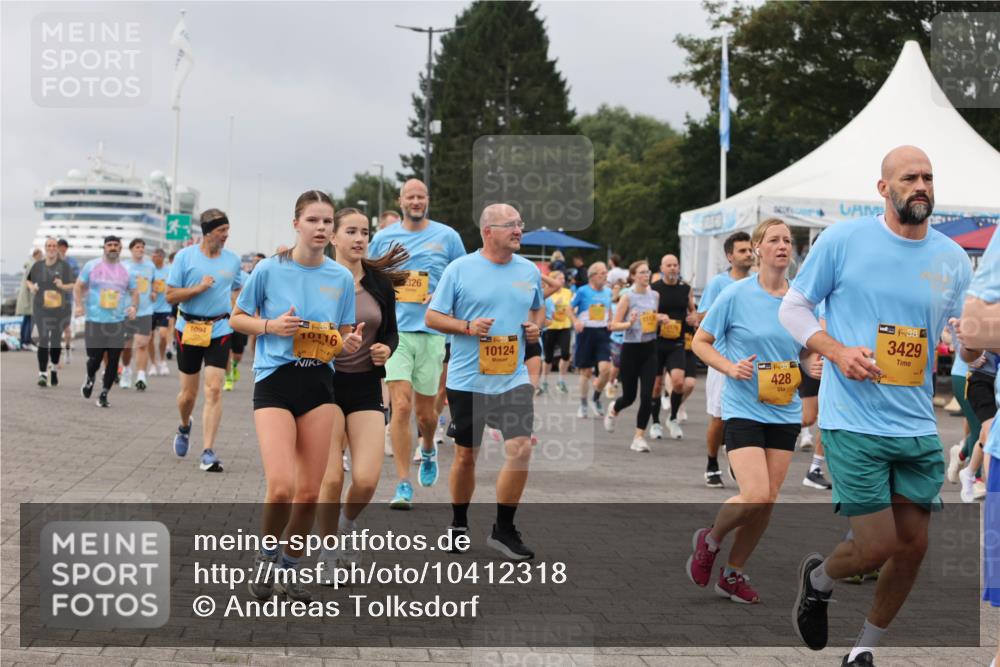 13.09.2026 - Kiel Lauf Andreas Tolksdorf http://msf.ph/oto/10412318 13.09.2026 10:02:43 Kiellinie 1094, 39, 10116, 326, 10124, 39, 428, 38, 3429 meine-sportfotos.de