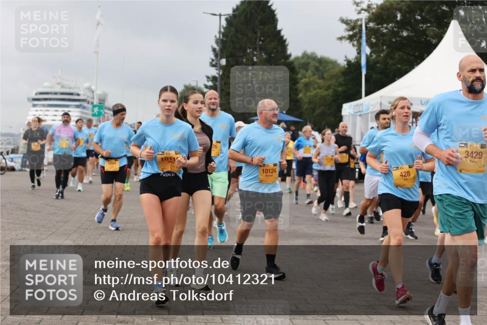 13.09.2026 - Kiel Lauf Andreas Tolksdorf http://msf.ph/oto/10412321 13.09.2026 10:02:43 Kiellinie 1004, 1011, 10124, 1113, 39, 428, 38, 3429 meine-sportfotos.de