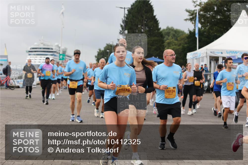 13.09.2026 - Kiel Lauf Andreas Tolksdorf http://msf.ph/oto/10412325 13.09.2026 10:02:44 Kiellinie 1094, 48, 1016, 10124, 10082 meine-sportfotos.de