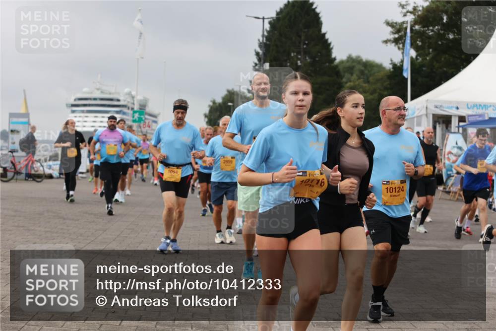 13.09.2026 - Kiel Lauf Andreas Tolksdorf http://msf.ph/oto/10412333 13.09.2026 10:02:44 Kiellinie 1094, 2859, 10716, 38, 10124 meine-sportfotos.de