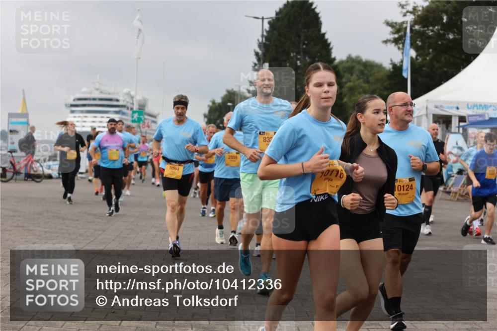 13.09.2026 - Kiel Lauf Andreas Tolksdorf http://msf.ph/oto/10412336 13.09.2026 10:02:44 Kiellinie 1094, 2859, 39, 837, 10176, 38, 10124, 616 meine-sportfotos.de
