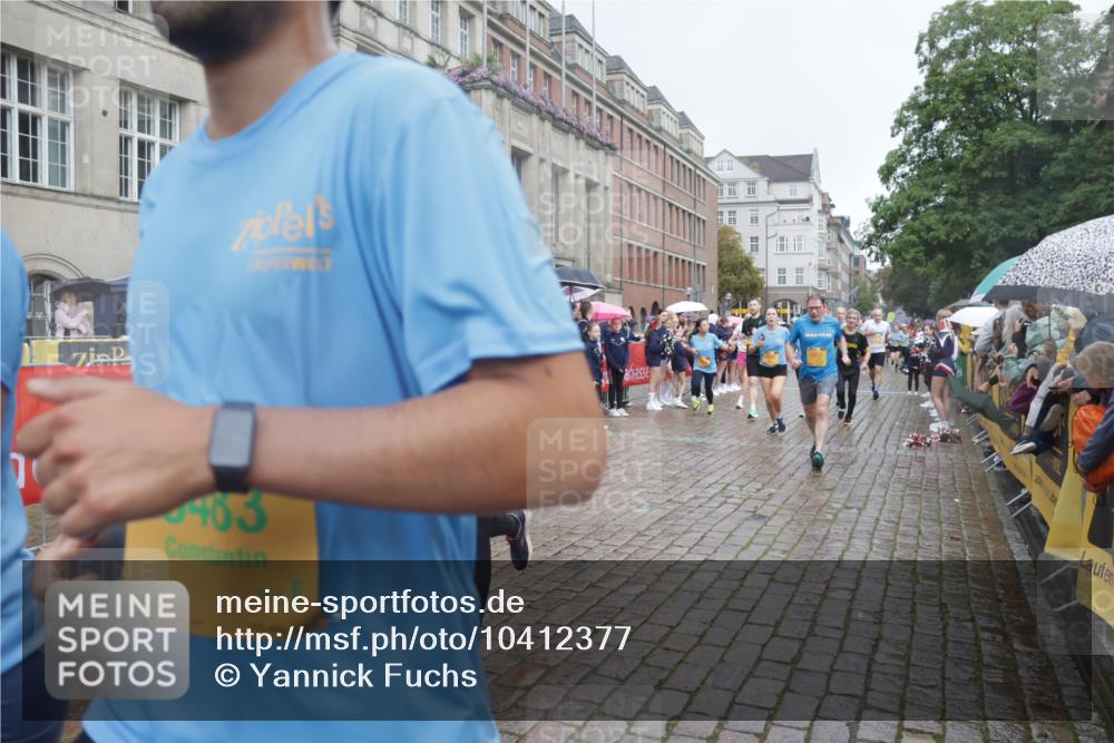 13.09.2026 - Kiel Lauf Yannick Fuchs http://msf.ph/oto/10412377 13.09.2026 10:43:36 Ziel 149, 1536, 1720, 2317, 2680, 3123, 3132, 4143, 4493, 4541, 4718, 4850, 4941, 5127, 5419, 5848, 6079, 6536, 6716, 7351, 8037, 8952, 9281, 9337, 9823, 10247, 10683, 11067, 11774, 12544, 12763, 12778, 12779, 245, 485, 534, 610, 681, 1069, 1121, 1178, 1290, 1500, 1780, 1931, 2119, 2131, 2376, 2427, 2502, 2633, 2680, 2800, 2887, 2954, 3132, 3169, 3911, 3976, 4124, 4218, 4282, 4690, 4718, 4825, 5070, 5222, 5414, 5437, 5679, 5715, 6139, 6231, 6422, 6492, 6536, 6655, 1977, 5437 meine-sportfotos.de