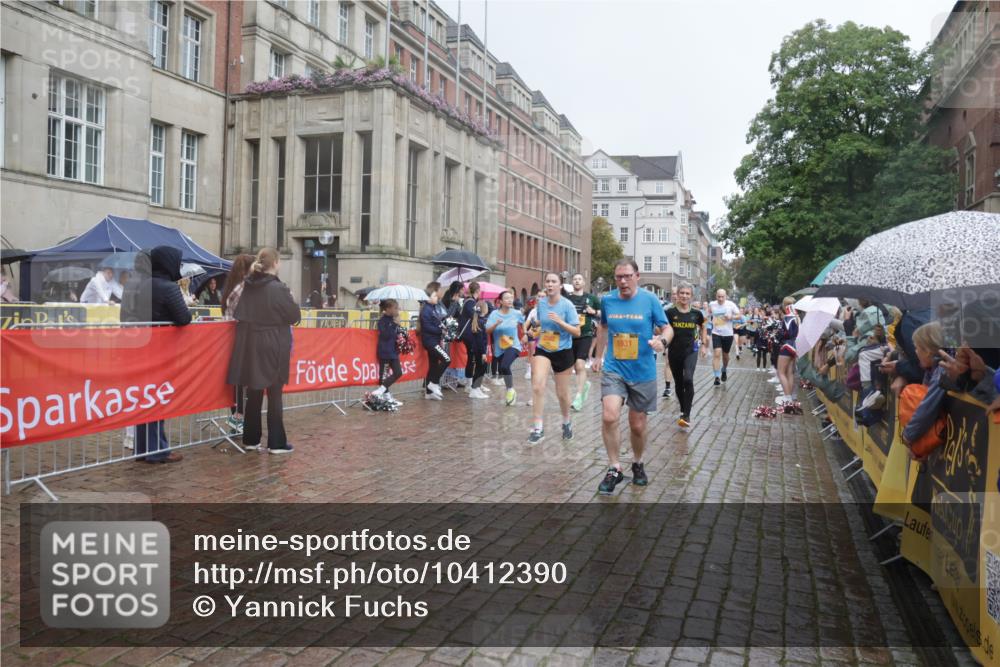 13.09.2026 - Kiel Lauf Yannick Fuchs http://msf.ph/oto/10412390 13.09.2026 10:43:37 Ziel 149, 1536, 1720, 2317, 3123, 4143, 4493, 4541, 4850, 4941, 5059, 5127, 5419, 5848, 6079, 6368, 6716, 7351, 8037, 8952, 9281, 9337, 9823, 10247, 10683, 11067, 11774, 12544, 12763, 12778, 12779, 245, 485, 534, 610, 681, 1069, 1121, 1178, 1290, 1500, 1780, 1931, 2119, 2131, 2376, 2502, 2633, 2680, 2800, 2887, 2954, 3132, 3169, 3911, 3976, 4124, 4218, 4282, 4690, 4718, 4825, 5070, 5222, 5414, 5437, 5679, 5715, 5848, 6079, 6139, 6231, 6422, 6492, 6536, 6655, 1977, 5437 meine-sportfotos.de