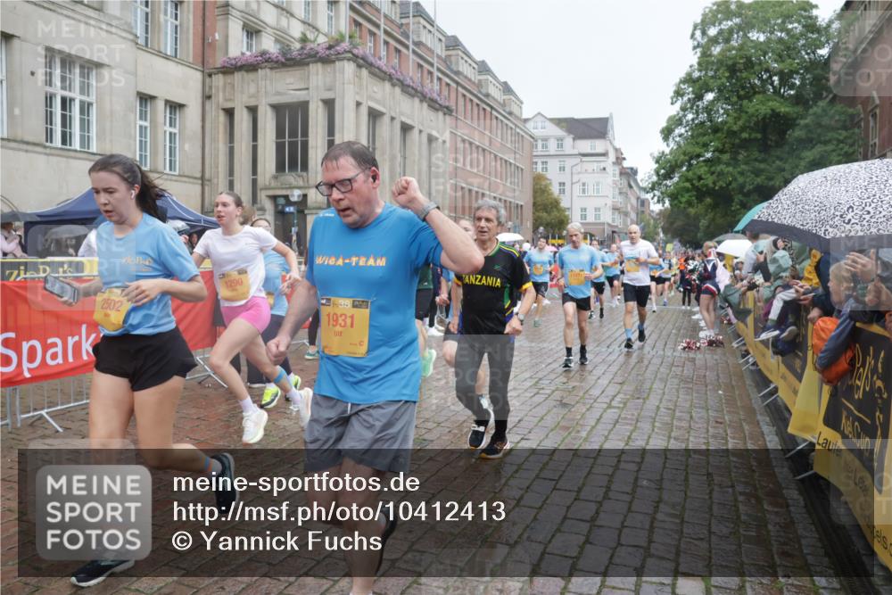 13.09.2026 - Kiel Lauf Yannick Fuchs http://msf.ph/oto/10412413 13.09.2026 10:43:39 Ziel 149, 1536, 1720, 2317, 3123, 4143, 4493, 4541, 4669, 4850, 4941, 5059, 5127, 5419, 6368, 6716, 7351, 8037, 9281, 9337, 9823, 10247, 10683, 11067, 11774, 12544, 12763, 12778, 245, 485, 534, 610, 681, 1069, 1121, 1178, 1290, 1500, 1720, 1780, 1931, 2119, 2131, 2376, 2502, 2633, 2680, 2800, 2887, 2954, 3132, 3169, 3911, 3976, 4124, 4218, 4282, 4690, 4718, 4825, 5070, 5222, 5414, 5679, 5715, 5848, 6079, 6139, 6231, 6422, 6492, 6536, 6655, 1977, 5437 meine-sportfotos.de