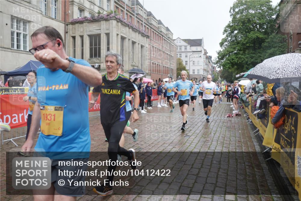 13.09.2026 - Kiel Lauf Yannick Fuchs http://msf.ph/oto/10412422 13.09.2026 10:43:39 Ziel 149, 1536, 1720, 2317, 3123, 4143, 4493, 4541, 4669, 4850, 4941, 5059, 5127, 5419, 6368, 6716, 7351, 8037, 9281, 9337, 9823, 10247, 10683, 11067, 11774, 12544, 12763, 12778, 245, 485, 534, 610, 681, 1069, 1121, 1178, 1290, 1500, 1720, 1780, 1931, 2119, 2131, 2376, 2502, 2633, 2680, 2800, 2887, 2954, 3132, 3169, 3911, 3976, 4124, 4218, 4282, 4690, 4718, 4825, 5070, 5222, 5414, 5679, 5715, 5848, 6079, 6139, 6231, 6422, 6492, 6536, 6655, 1977, 5437 meine-sportfotos.de
