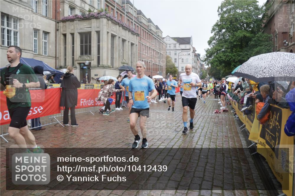 13.09.2026 - Kiel Lauf Yannick Fuchs http://msf.ph/oto/10412439 13.09.2026 10:43:40 Ziel 149, 1536, 2317, 3123, 4143, 4493, 4541, 4669, 4850, 4941, 5059, 5127, 5419, 6368, 6716, 7351, 8037, 9281, 9337, 9823, 10247, 10683, 11067, 11213, 11438, 11774, 12763, 12778, 245, 485, 534, 610, 681, 1069, 1121, 1178, 1290, 1500, 1720, 1780, 1931, 2119, 2131, 2376, 2502, 2633, 2680, 2800, 2887, 2954, 3132, 3169, 3911, 3976, 4124, 4218, 4282, 4690, 4718, 4825, 5070, 5222, 5414, 5679, 5715, 5848, 6079, 6139, 6231, 6422, 6492, 6536, 6655, 1977, 5437 meine-sportfotos.de