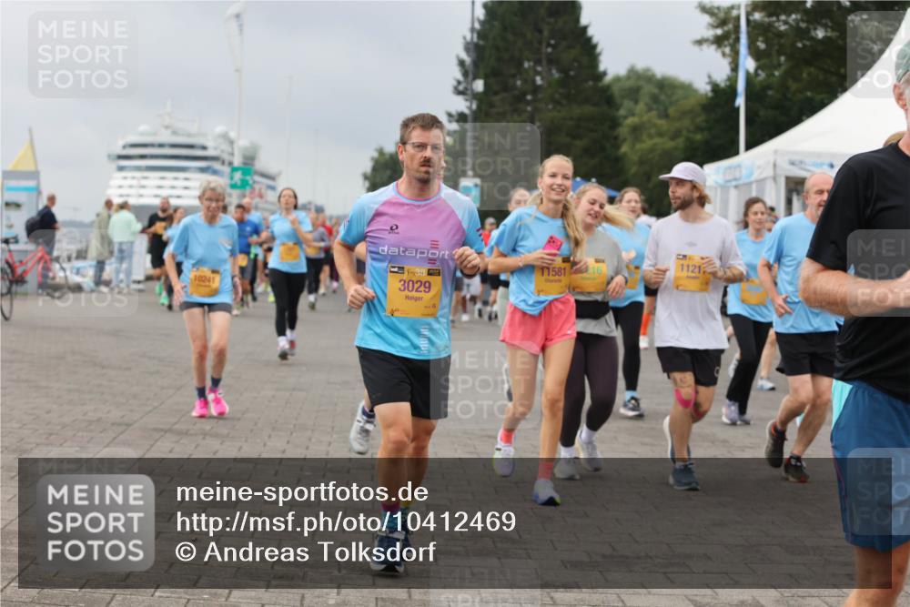 13.09.2026 - Kiel Lauf Andreas Tolksdorf http://msf.ph/oto/10412469 13.09.2026 10:02:55 Kiellinie 10241, 38, 3029, 11581, 11212 meine-sportfotos.de