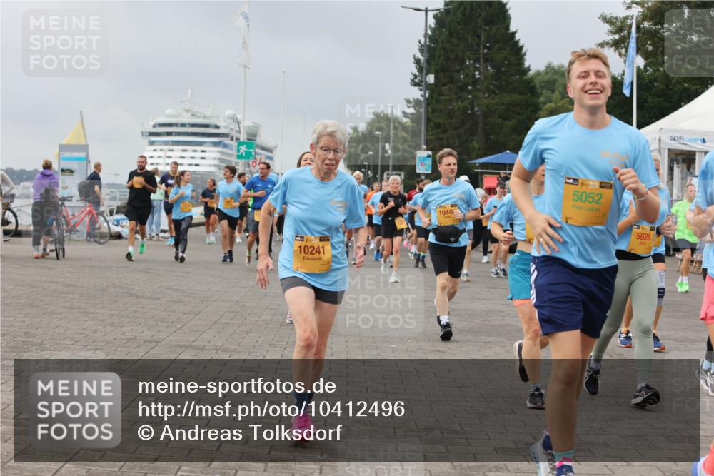 13.09.2026 - Kiel Lauf Andreas Tolksdorf http://msf.ph/oto/10412496 13.09.2026 10:02:57 Kiellinie 10241, 1044, 5052, 5626 meine-sportfotos.de
