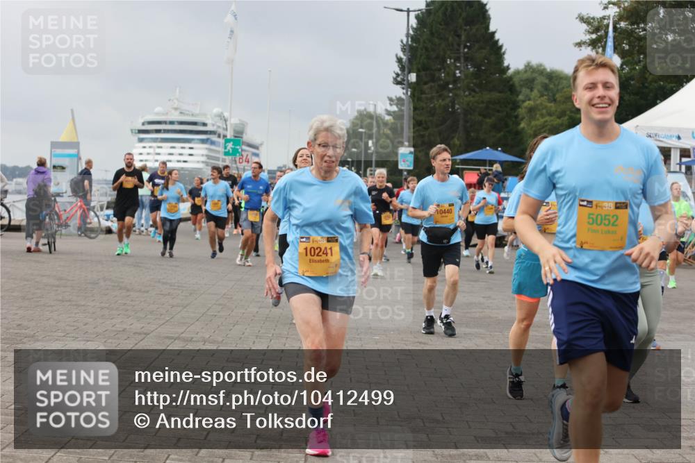 13.09.2026 - Kiel Lauf Andreas Tolksdorf http://msf.ph/oto/10412499 13.09.2026 10:02:57 Kiellinie 84, 38, 10241, 10440, 5052 meine-sportfotos.de