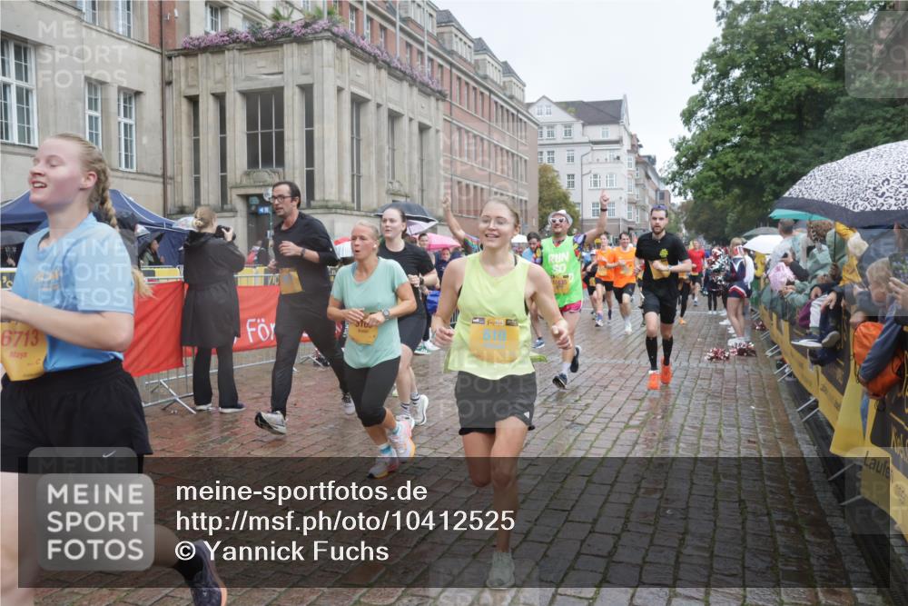 13.09.2026 - Kiel Lauf Yannick Fuchs http://msf.ph/oto/10412525 13.09.2026 10:43:46 Ziel 149, 371, 1029, 2316, 2317, 2653, 2971, 3258, 3292, 3308, 3734, 4669, 4801, 4850, 5059, 5419, 6096, 6368, 6716, 7351, 8037, 8412, 9281, 9337, 9559, 10132, 10683, 10705, 11031, 11213, 11438, 12763, 245, 485, 534, 610, 681, 1069, 1121, 1178, 1500, 1536, 1720, 1780, 2119, 2131, 2317, 2633, 2680, 2800, 2887, 2954, 3123, 3132, 3169, 3911, 4124, 4143, 4218, 4282, 4493, 4541, 4690, 4718, 4941, 5070, 5127, 5222, 5679, 5715, 5848, 6079, 6231, 6422, 6492, 6536, 6655, 1977 meine-sportfotos.de
