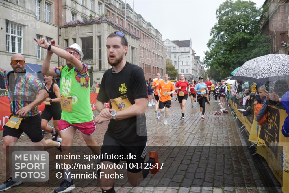 13.09.2026 - Kiel Lauf Yannick Fuchs http://msf.ph/oto/10412547 13.09.2026 10:43:48 Ziel 149, 371, 1029, 1215, 1977, 2316, 2653, 2971, 3258, 3292, 3308, 3734, 4669, 4801, 4850, 5059, 5419, 6096, 6368, 7351, 8037, 8412, 9281, 9337, 9559, 10132, 10437, 10670, 10683, 10705, 11031, 11213, 11438, 11611, 12763, 245, 485, 534, 681, 1069, 1121, 1178, 1500, 1536, 1720, 1780, 2119, 2131, 2317, 2680, 2800, 2887, 3123, 3132, 3169, 3911, 4124, 4143, 4218, 4282, 4493, 4541, 4690, 4718, 4850, 4941, 5070, 5127, 5222, 5679, 5715, 5848, 6079, 6231, 6422, 6492, 6536, 6655, 6716 meine-sportfotos.de