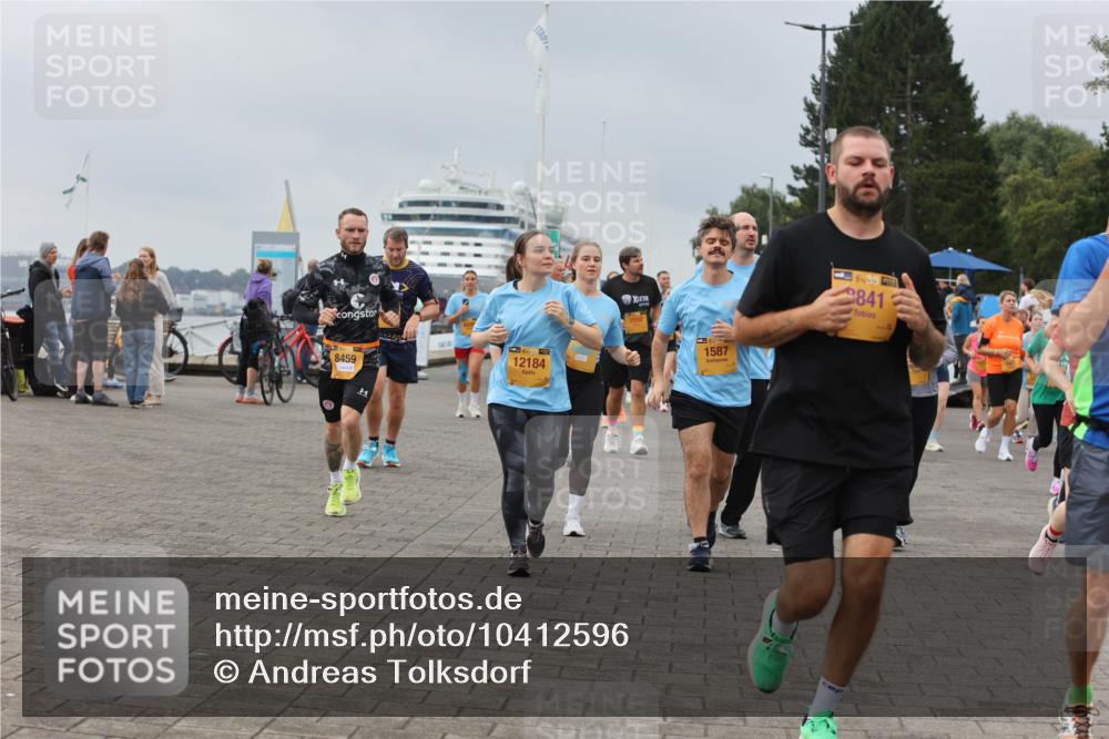 13.09.2026 - Kiel Lauf Andreas Tolksdorf http://msf.ph/oto/10412596 13.09.2026 10:03:03 Kiellinie 8459, 12184, 1587, 1, 39, 841 meine-sportfotos.de