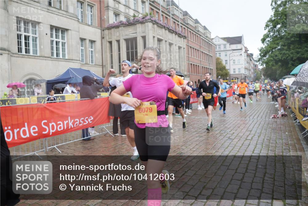 13.09.2026 - Kiel Lauf Yannick Fuchs http://msf.ph/oto/10412603 13.09.2026 10:44:01 Ziel 56, 202, 305, 318, 1118, 1215, 1956, 1977, 2316, 2861, 3308, 3573, 3806, 4422, 4728, 4746, 6163, 6184, 7505, 7658, 8412, 8712, 9004, 9481, 9979, 10100, 10437, 10670, 10705, 10709, 11277, 11431, 11611, 11720, 12440, 12490, 149, 371, 1029, 1536, 1720, 2316, 2317, 2653, 2680, 2971, 3123, 3132, 3258, 3292, 3308, 3734, 4143, 4493, 4541, 4669, 4718, 4850, 4941, 5059, 5127, 5419, 5848, 6079, 6368, 6536, 6716, 7351, 702, 1379, 1439, 1839, 2729, 3918, 6059, 7534, 7900, 9082, 9229 meine-sportfotos.de