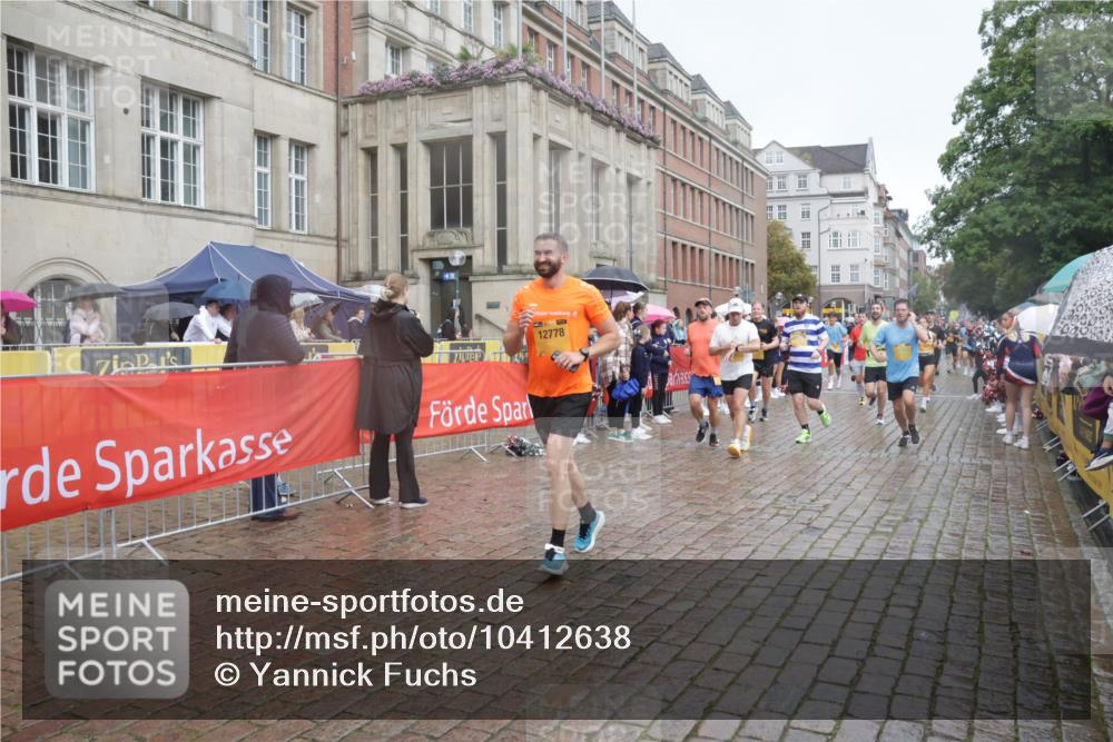 13.09.2026 - Kiel Lauf Yannick Fuchs http://msf.ph/oto/10412638 13.09.2026 10:44:04 Ziel 56, 202, 305, 318, 939, 1118, 1242, 1956, 2861, 2873, 3573, 3806, 4422, 4728, 4746, 6163, 6184, 7505, 7658, 8712, 9004, 9056, 9481, 9979, 10100, 10709, 11277, 11431, 11720, 11784, 12382, 12384, 12386, 12440, 12490, 149, 371, 1029, 1215, 1536, 1720, 1977, 2316, 2317, 2653, 2971, 3123, 3258, 3292, 3308, 3734, 4143, 4493, 4541, 4669, 4728, 4746, 4850, 4941, 5059, 5127, 5419, 6368, 6716, 7351, 702, 1275, 1379, 1439, 1839, 2729, 3918, 6059, 7534, 7900, 9082, 9229 meine-sportfotos.de