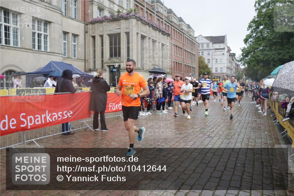13.09.2026 - Kiel Lauf Yannick Fuchs http://msf.ph/oto/10412644 13.09.2026 10:44:04 Ziel 56, 202, 305, 318, 939, 1118, 1242, 1956, 2861, 2873, 3573, 3806, 4422, 4728, 4746, 6163, 6184, 7505, 7658, 8712, 9004, 9056, 9481, 9979, 10100, 10709, 11277, 11431, 11720, 11784, 12382, 12384, 12386, 12440, 12490, 149, 371, 1029, 1215, 1536, 1720, 1977, 2316, 2317, 2653, 2971, 3123, 3258, 3292, 3308, 3734, 4143, 4493, 4541, 4669, 4728, 4746, 4850, 4941, 5059, 5127, 5419, 6368, 6716, 7351, 702, 1275, 1379, 1439, 1839, 2729, 3918, 6059, 7534, 7900, 9082, 9229 meine-sportfotos.de