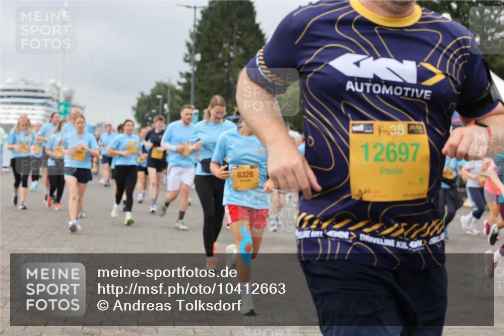 13.09.2026 - Kiel Lauf Andreas Tolksdorf http://msf.ph/oto/10412663 13.09.2026 10:03:10 Kiellinie 8328, 39, 2004, 12697 meine-sportfotos.de