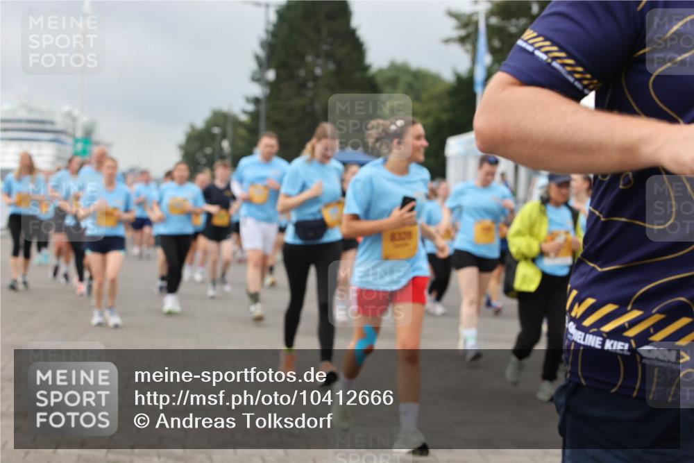 13.09.2026 - Kiel Lauf Andreas Tolksdorf http://msf.ph/oto/10412666 13.09.2026 10:03:10 Kiellinie 8329 meine-sportfotos.de