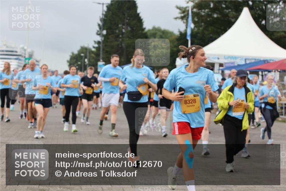 13.09.2026 - Kiel Lauf Andreas Tolksdorf http://msf.ph/oto/10412670 13.09.2026 10:03:11 Kiellinie 8328, 7717 meine-sportfotos.de