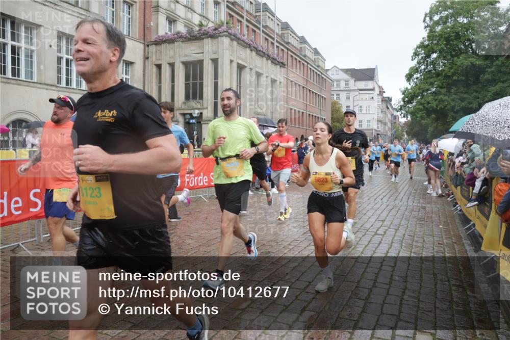 13.09.2026 - Kiel Lauf Yannick Fuchs http://msf.ph/oto/10412677 13.09.2026 10:44:08 Ziel 202, 318, 939, 1118, 1242, 1956, 2729, 2873, 3573, 3806, 3918, 4422, 5711, 6059, 6163, 6184, 7114, 7534, 7658, 7872, 7900, 9004, 9056, 9082, 9229, 9481, 9979, 10405, 11205, 11262, 11277, 11431, 11720, 11784, 12152, 12382, 12384, 12386, 12440, 56, 149, 305, 371, 1029, 1215, 1536, 1977, 2316, 2317, 2653, 2861, 2971, 3123, 3258, 3292, 3308, 3734, 4143, 4493, 4541, 4669, 4728, 4746, 4850, 4941, 5059, 5127, 5419, 6368, 6716, 7351, 702, 1275, 1379, 1439, 1839 meine-sportfotos.de