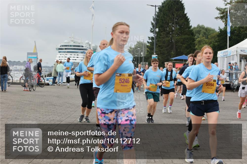 13.09.2026 - Kiel Lauf Andreas Tolksdorf http://msf.ph/oto/10412712 13.09.2026 10:03:13 Kiellinie 09, 5246, 4342, 4936, 5594 meine-sportfotos.de