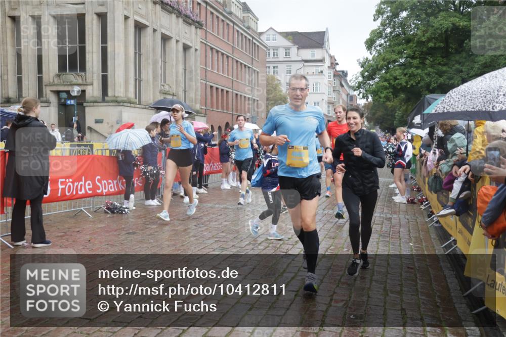 13.09.2026 - Kiel Lauf Yannick Fuchs http://msf.ph/oto/10412811 13.09.2026 10:44:17 Ziel 702, 939, 1242, 1379, 1439, 1839, 2729, 2826, 2873, 3186, 3469, 3918, 5183, 5697, 5711, 5740, 5778, 5859, 6059, 6229, 6611, 7114, 7250, 7291, 7504, 7534, 7872, 7900, 9056, 9082, 9229, 9286, 9401, 10205, 10405, 10406, 11019, 11195, 11205, 11262, 11352, 11538, 11784, 11940, 12152, 12382, 12384, 12386, 12839, 56, 202, 305, 318, 371, 939, 1029, 1118, 1215, 1242, 1956, 1977, 2316, 2653, 2861, 2971, 3258, 3292, 3308, 3573, 3734, 3806, 4422, 4669, 4728, 4746, 5059, 6368, 1275 meine-sportfotos.de