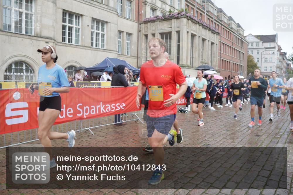 13.09.2026 - Kiel Lauf Yannick Fuchs http://msf.ph/oto/10412843 13.09.2026 10:44:19 Ziel 702, 1275, 1335, 1377, 1379, 1439, 1839, 2289, 2545, 2729, 2826, 3009, 3186, 3469, 3918, 5183, 5697, 5711, 5740, 5778, 5859, 6059, 6229, 6611, 6959, 7114, 7250, 7291, 7504, 7534, 7872, 7900, 9082, 9229, 9286, 9401, 9596, 10205, 10405, 10406, 11019, 11195, 11205, 11262, 11352, 11538, 11716, 11784, 11940, 12152, 12839, 56, 202, 305, 318, 371, 939, 1029, 1118, 1215, 1242, 1956, 1977, 2316, 2653, 2861, 2873, 2971, 3258, 3292, 3308, 3573, 3734, 3806, 4422, 4669, 4728, 4746 meine-sportfotos.de