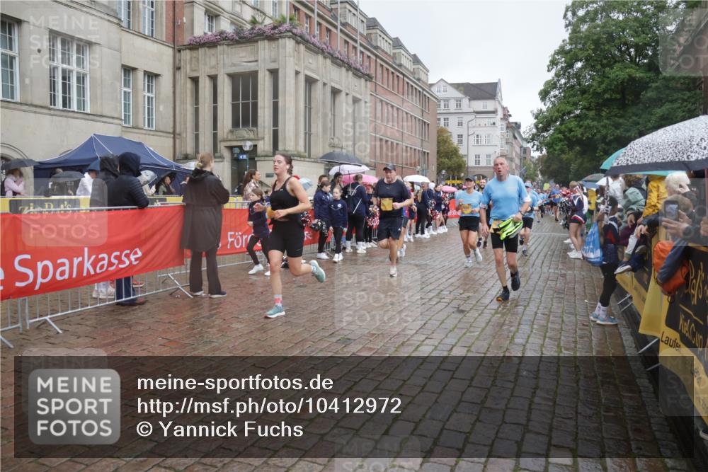 13.09.2026 - Kiel Lauf Yannick Fuchs http://msf.ph/oto/10412972 13.09.2026 10:44:29 Ziel 501, 1275, 1335, 1377, 2289, 2545, 2659, 2837, 2920, 3009, 3469, 3980, 4243, 5294, 5599, 5697, 5699, 5778, 6229, 6611, 6711, 6959, 7291, 7468, 7504, 7677, 7763, 8536, 8701, 9286, 9401, 9596, 11165, 11347, 11352, 11538, 11716, 11851, 11938, 11940, 12425, 12589, 12842, 56, 202, 305, 318, 702, 939, 1118, 1242, 1379, 1439, 1839, 1956, 2729, 2826, 2861, 2873, 3186, 3573, 3806, 3918, 4422, 4728, 4746, 5183, 5740, 5859, 6059, 6611, 7250, 7291, 7534, 688 meine-sportfotos.de