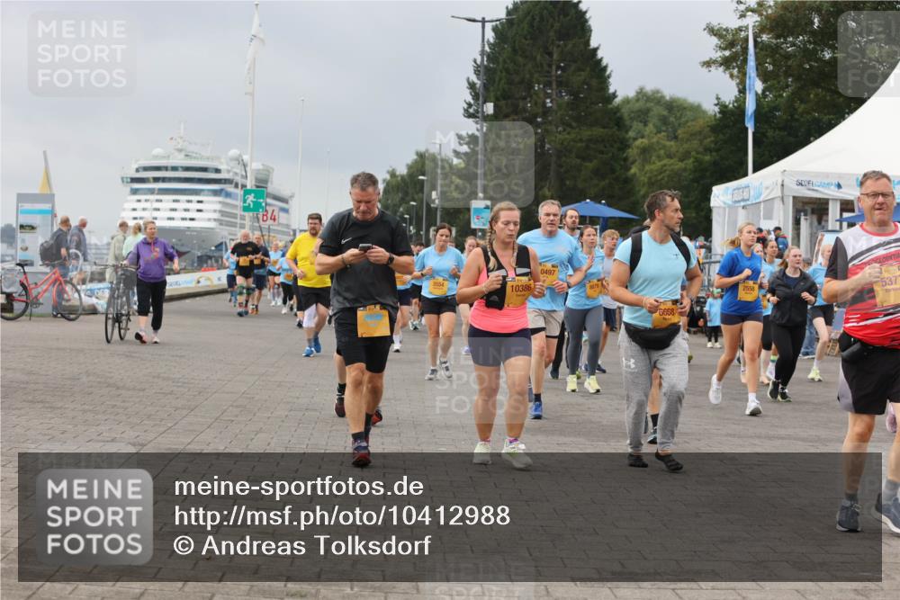13.09.2026 - Kiel Lauf Andreas Tolksdorf http://msf.ph/oto/10412988 13.09.2026 10:03:34 Kiellinie 3554, 10386, 0497, 8879, 6668, 2558, 537 meine-sportfotos.de