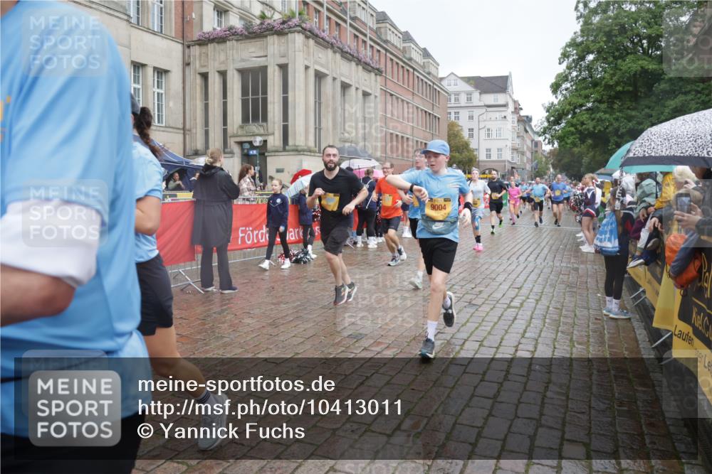 13.09.2026 - Kiel Lauf Yannick Fuchs http://msf.ph/oto/10413011 13.09.2026 10:44:32 Ziel 501, 1275, 1335, 1377, 2289, 2545, 2659, 2837, 2920, 3009, 3980, 4243, 4432, 5294, 5599, 5697, 5699, 5778, 6194, 6229, 6637, 6711, 6959, 7468, 7677, 7763, 8536, 8701, 9596, 11165, 11347, 11427, 11716, 11851, 11938, 12425, 12589, 12842, 202, 318, 702, 939, 1118, 1242, 1379, 1439, 1839, 1956, 2729, 2826, 2873, 3186, 3469, 3573, 3806, 3918, 4422, 5183, 5697, 5740, 5778, 5859, 6059, 6229, 6611, 7250, 7291, 7504, 7534, 688, 1323, 2952, 3591 meine-sportfotos.de