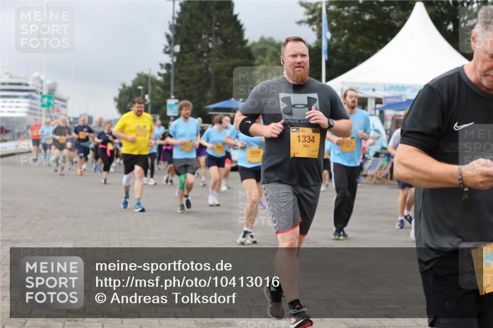 13.09.2026 - Kiel Lauf Andreas Tolksdorf http://msf.ph/oto/10413016 13.09.2026 10:03:38 Kiellinie 3554, 38, 1334 meine-sportfotos.de