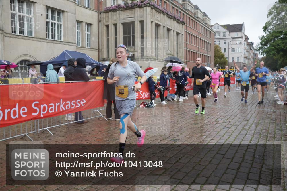 13.09.2026 - Kiel Lauf Yannick Fuchs http://msf.ph/oto/10413048 13.09.2026 10:44:35 Ziel 501, 688, 2659, 2837, 2920, 3980, 4033, 4243, 4432, 5294, 5420, 5567, 5599, 5699, 6194, 6580, 6637, 6711, 7468, 7677, 7701, 7763, 7910, 8536, 8701, 11165, 11347, 11427, 11851, 11938, 12425, 12569, 12589, 12842, 202, 318, 702, 939, 1118, 1242, 1275, 1335, 1377, 1379, 1439, 1839, 1956, 2289, 2545, 2729, 2826, 2873, 3009, 3186, 3469, 3573, 3918, 4422, 5183, 5294, 5599, 5697, 5740, 5778, 5859, 6059, 6229, 6611, 6959, 7250, 7291, 7504, 7534, 1323, 2952, 3591 meine-sportfotos.de