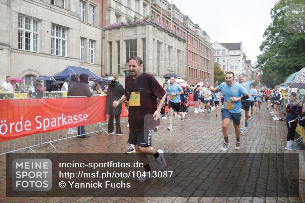 13.09.2026 - Kiel Lauf Yannick Fuchs http://msf.ph/oto/10413087 13.09.2026 10:44:39 Ziel 501, 688, 1751, 1753, 2488, 2659, 2837, 2920, 3134, 3152, 3282, 4033, 4243, 4432, 4532, 5420, 5567, 5699, 6194, 6580, 6637, 6711, 7122, 7279, 7677, 7701, 7763, 7910, 8445, 10082, 11427, 11714, 11938, 12105, 12425, 12569, 501, 702, 939, 1242, 1275, 1335, 1377, 1379, 1439, 1839, 2289, 2545, 2729, 2826, 2873, 3009, 3186, 3469, 3573, 3918, 3980, 5183, 5294, 5599, 5697, 5740, 5778, 5859, 6059, 6229, 6611, 6959, 7250, 7291, 7468, 7504, 7534, 1323, 2952, 3591 meine-sportfotos.de